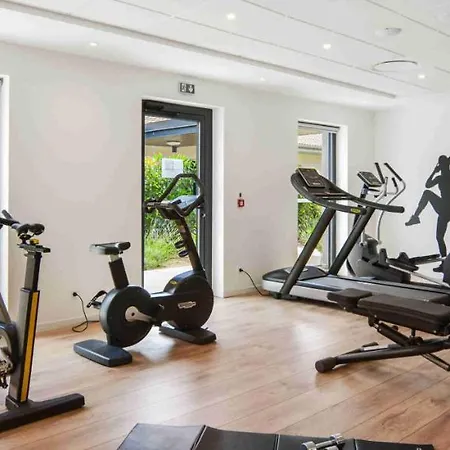 Kyriad - Plan De Campagne Apart-hotel 3*